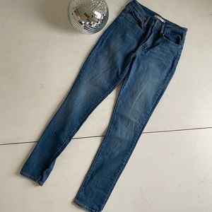 LEVIS 721 high rise skinny size 30
